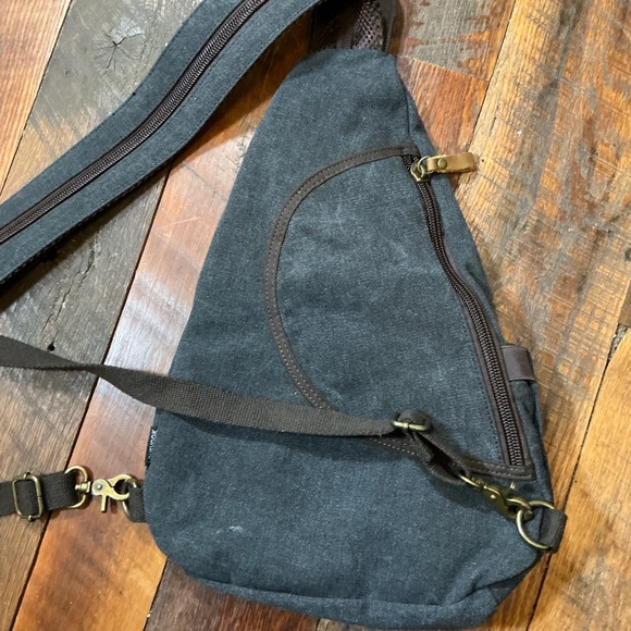 Canvas Sling Backpack Crossbody Chest Bag with USB Charging Port – Adjustable St - Picture 4 of 8